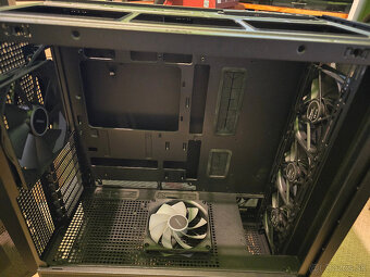 Antec Flux (Midi-Tower) Black - 7