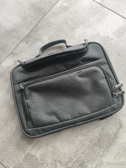 Microsoft Surface GO 3 - 7