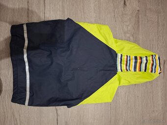 Čierno-zelená bunda do dazda vel. 104 - 7