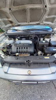 Predám Hyundai Santa fe.2.4.107kw . - 7