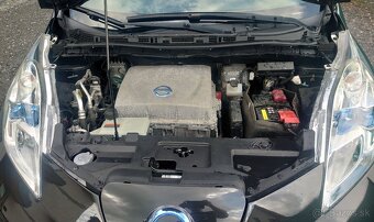 Nissan Leaf Tekna 2015, 24kW, čierna metalíza - 7