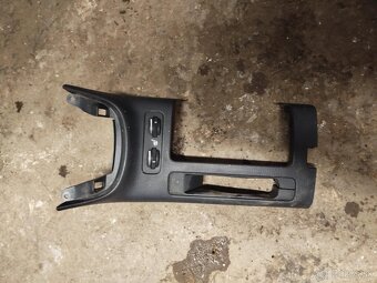 Predám náhradné diely Toyota Avensis - 7