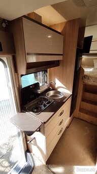 Karavan 8 miestne auto Prenajom - 7