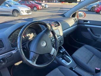 Volkswagen Golf 5 1.6 - 7