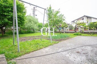 ZNÍŽENÁ CENA - Krajný rodinný dom s potenciálom v pokojnej č - 7