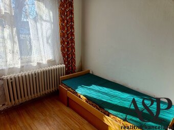 NA PREDAJ STARŠÍ RD S POZEMKOM, 593 M2, BORSKÝ SV.JUR, okr. - 7