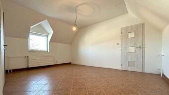 Priestranný 4-izbový byt 103,7 m² - 7