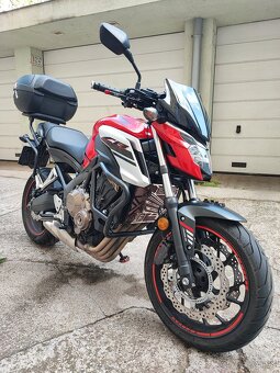 Honda CB650f ročník 2017 - s výbavou a kuframi - 7