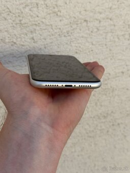 Apple iPhone XR 64GB Biely - 7