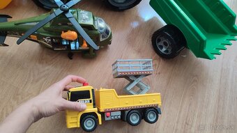 Veľký traktor, vrtuľník, auto so zdvíhacou plošinou - 7