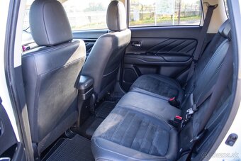 Mitsubishi Outlander PHEV Plugin Hybrid - 7