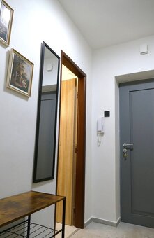 Na prenájom 2-izbovy byt, výborná lokalita centrum. - 7