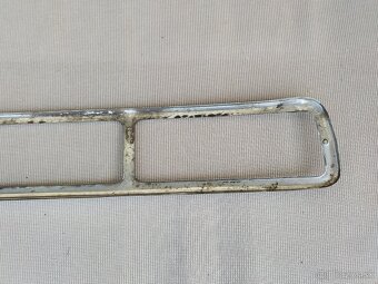 Škoda 110R 1 model 1971 zadní mřížka ČELA ORIGINAL KUS - 7