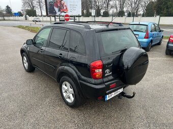 Toyota RAV4 2,0D nafta, 85kW, MT5, rok:02.2006. - 7