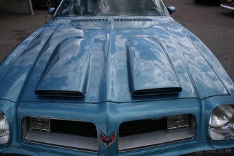 Pontiac Firebird Formula 400 z roku 1975 - 7