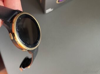 GARMIN VENU ZLATÉ S ČIERNYM REMIENKOM - 7