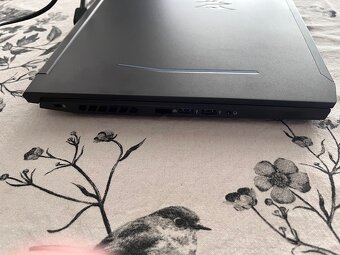 Acer Predator Helios 300 Abyssal Black kovový - 7