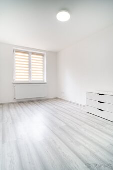 2i svetlý, kompletne zrekonštruovaný a zariadený byt - Peder - 7