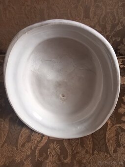 Porcelánová socha- Dáma s listom - 7