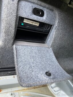 BMW E46 coupe CD Changer - 7