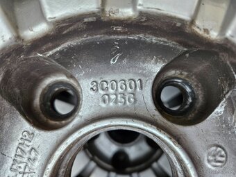 VW Passat B6 R17 letne 225 45 R17 Nexen - 7