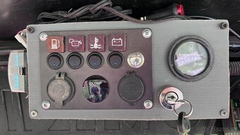 Mininakladač s podkopom KUBOTA - 7