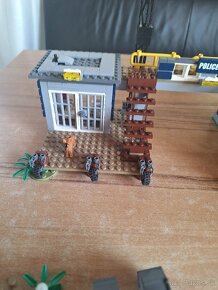 Lego 60069, Lego City Policajná stanica - 7