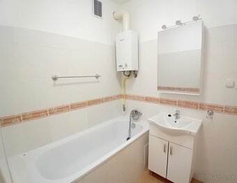 Prenájom pekný novo-zrekonštruovaný 2-izbový byt + balkón, v - 7