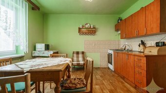 Exkluzívne na predaj gazdovský rodinný dom s pozemkom o rozl - 7