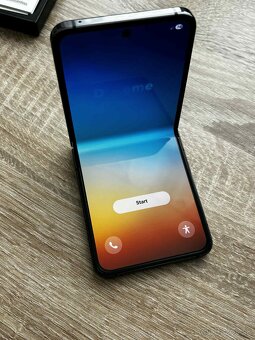 Samsung Z Flip 5 ,256GB - 7