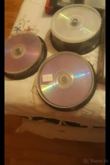 Predám vsh- dvd  za 15 eur, cd po 2 eur za 1 kus. - 7