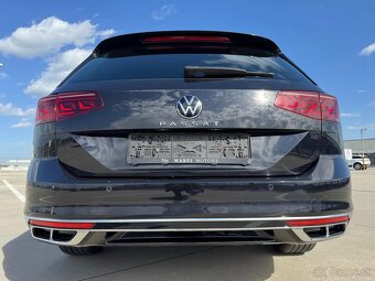Volkswagen Passat Variant 2.0 TDI EVO Elegance DSG
- 7