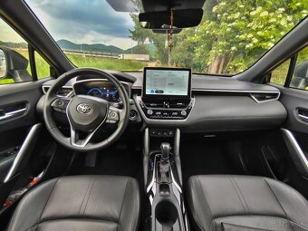 Toyota Corolla Cross 2.0 Hybrid Executive 4x4 • Záruka • - 7