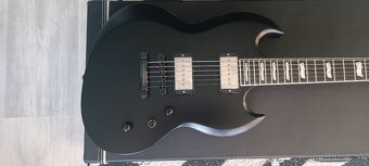 Predám elektrickú gitaru ESP LTD VIPER 400 Baritone Black - 7