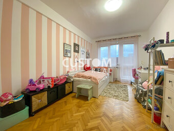 Veľký 2 izbový zrekonštruovaný byt s balkónom v centre - 7