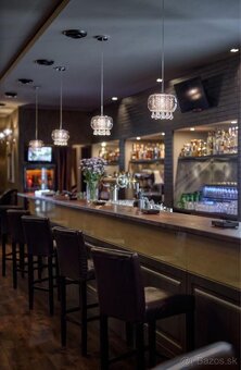 Luster visiaci čierny, biely, guľový - 7