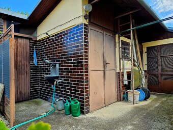 Väčší rodinný dom - garáže pre 4 autá - 7