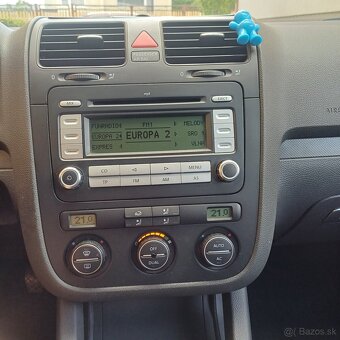 Volkswagen Golf 5 1.4 benzín - 7