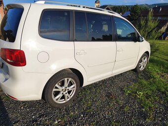 VOLKSWAGEN TOURAN 1.6 TDI 7 miestne , ťažné - 7