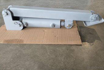 Oporná hydraulická noha na vlečku - 7