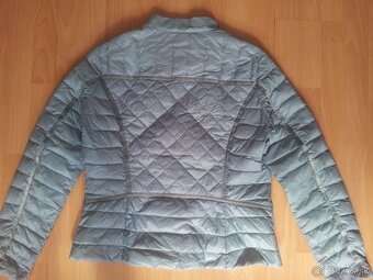 Nova biela vetrovka Amisu - 7