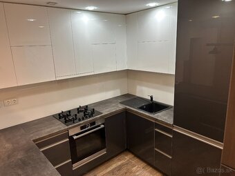 PRENÁJOM MODERNÝ RODINNÝ 3 IZBOVÝ DOM VAJNORY, KONCOVÁ UL., - 7