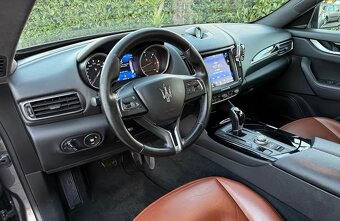 MASERATI LEVANTE 3.0 D - 7
