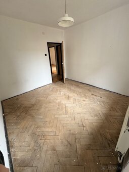 PREDAJ 3 - IZBOVÝ TEHLOVÝ BYT BLÍZKO CENTRA MESTA - 7