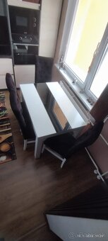 Jedálenský stôl zo stoličkami - 7