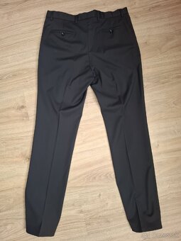 Tmavomodrý oblek - 7