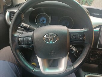 Toyota Hilux - 7