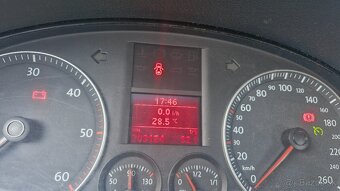 Volkswagen Touran - 7