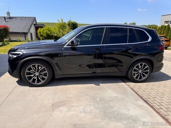 BMW X5 45e xDrive - 360 kamery - vzduch - 7
