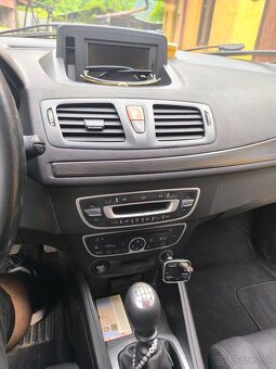 predam Renault Megane III Grantour 1.5 dci 78 kw 2010 - 7